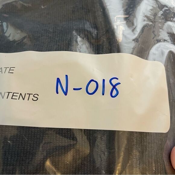 Tommy Bahama Black 1/4 Zip Top in Size Medium - Picture 7 of 7